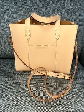 EUC Portland Leather Crossbody Lola